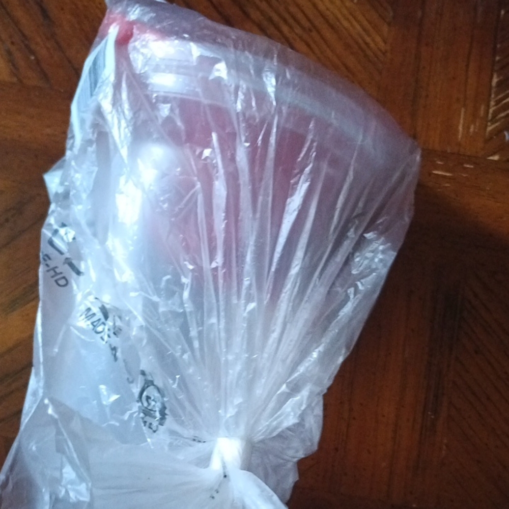Tupperware Quick Shake Container - Picture 4 of 4